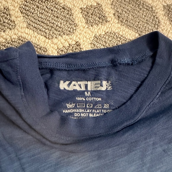 Katie J NYC ombre blue long sleeve crop Tee size Medium - Picture 3 of 4